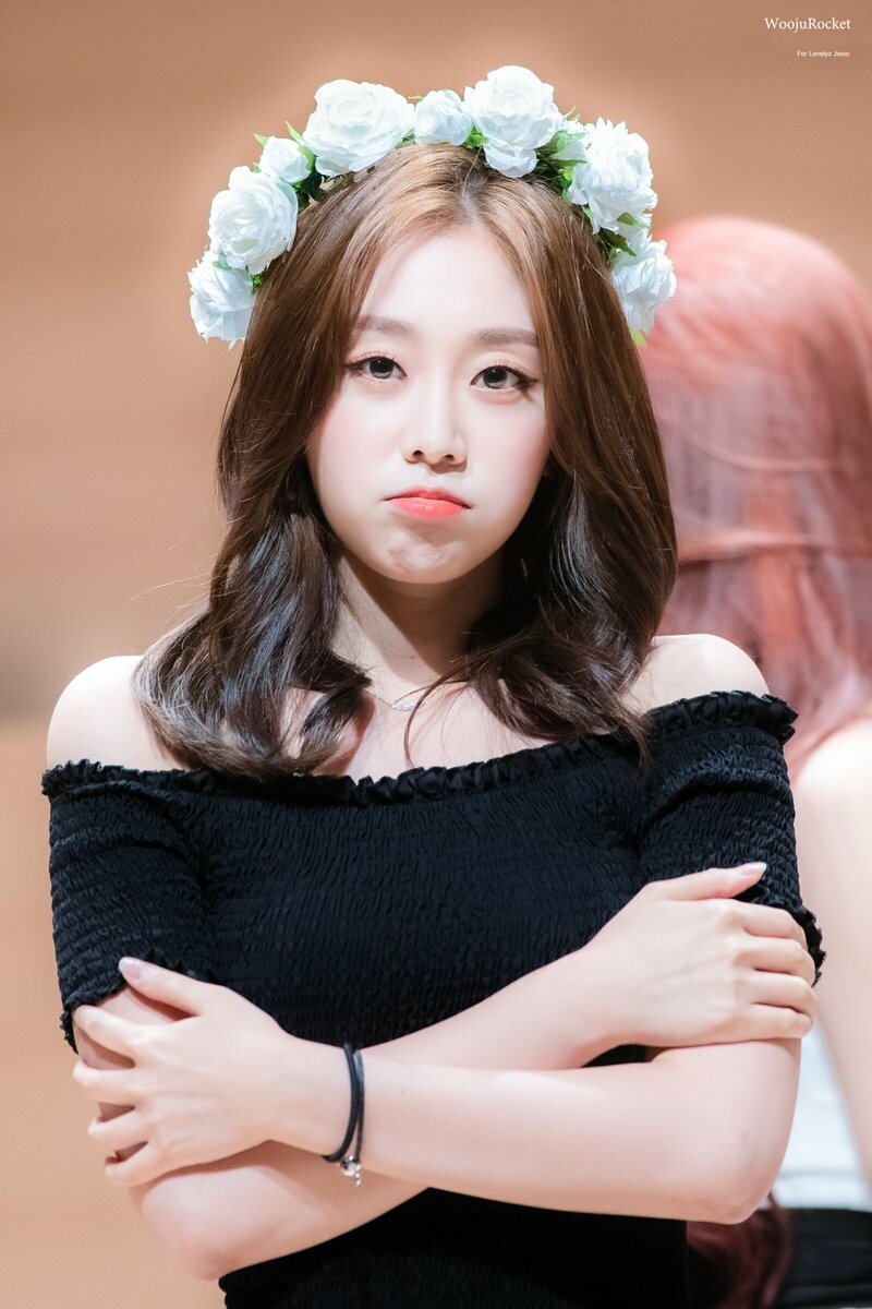 Lovelyz's sulky fox Seo Jisoo.