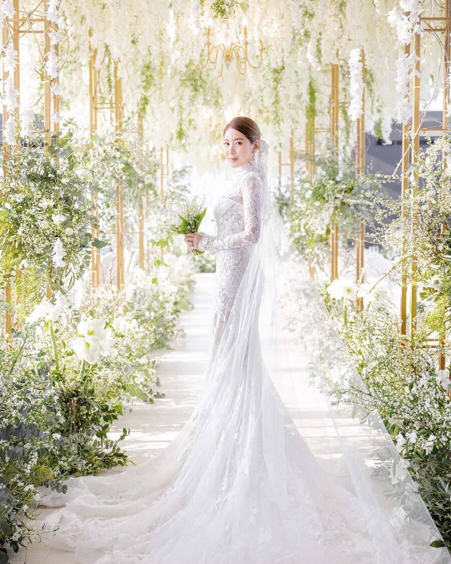 Seo Inyoung's wedding photo update.JPG