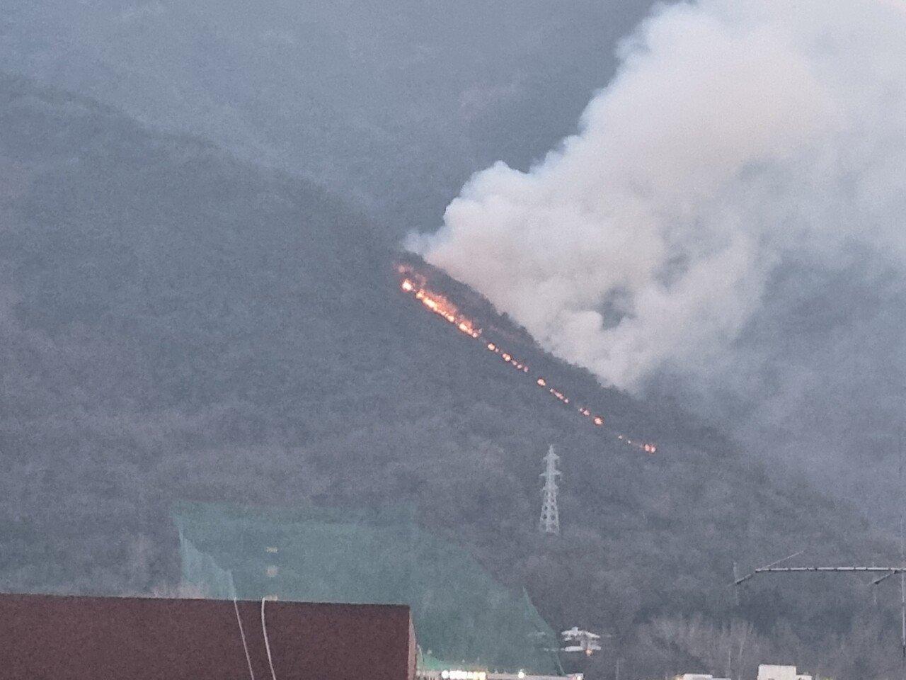 The mountain in front of Daegu is getting bigger.