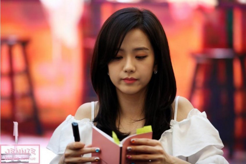 Yesterday's fan signing event. BLACKPINK Jisoo.