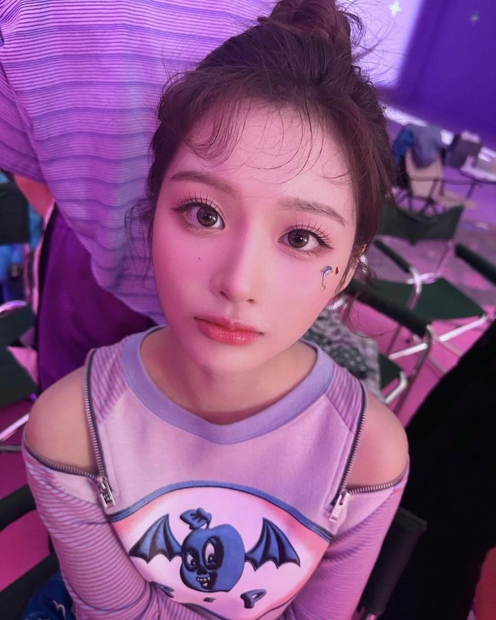 Cute Nmix Seolyoon selfie.