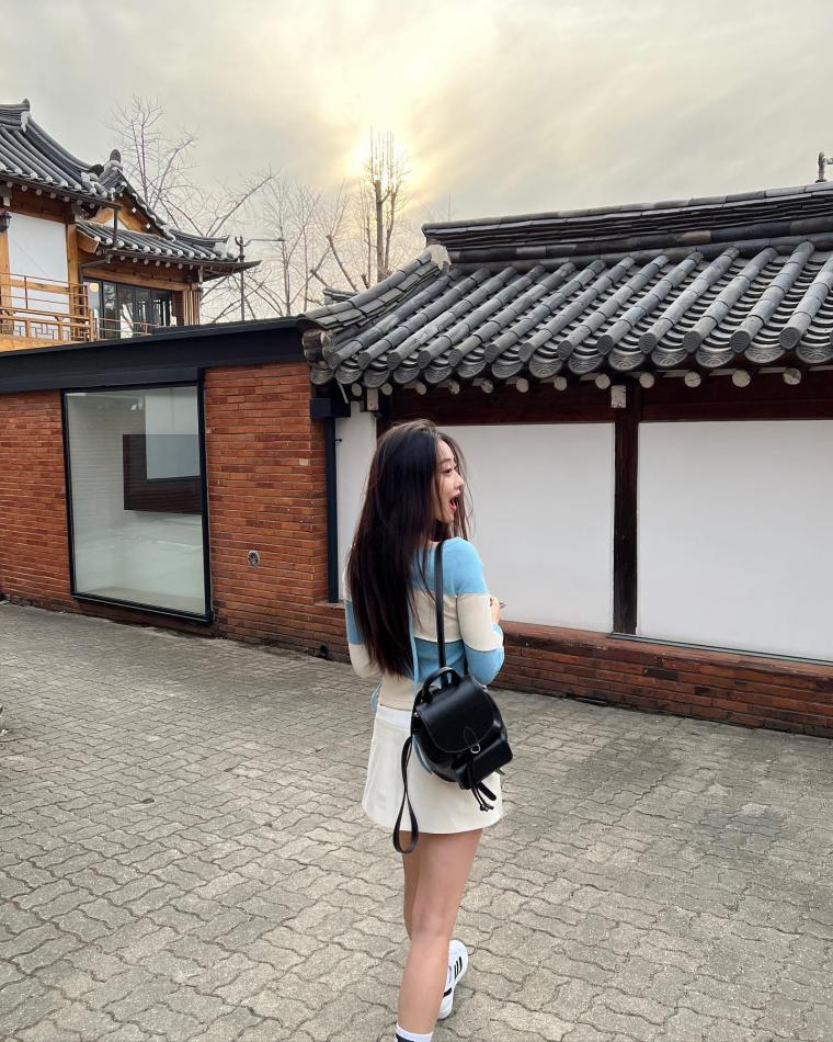 Kyungri, how have you been doing? Instagram.