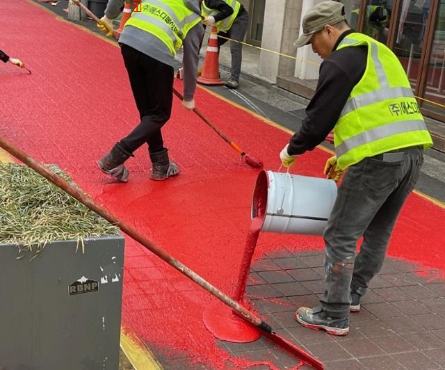 What's happening in Hongdae to prevent the Itaewon disaster from happening again.