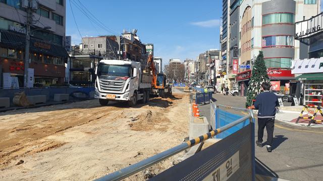 What's happening in Hongdae to prevent the Itaewon disaster from happening again.