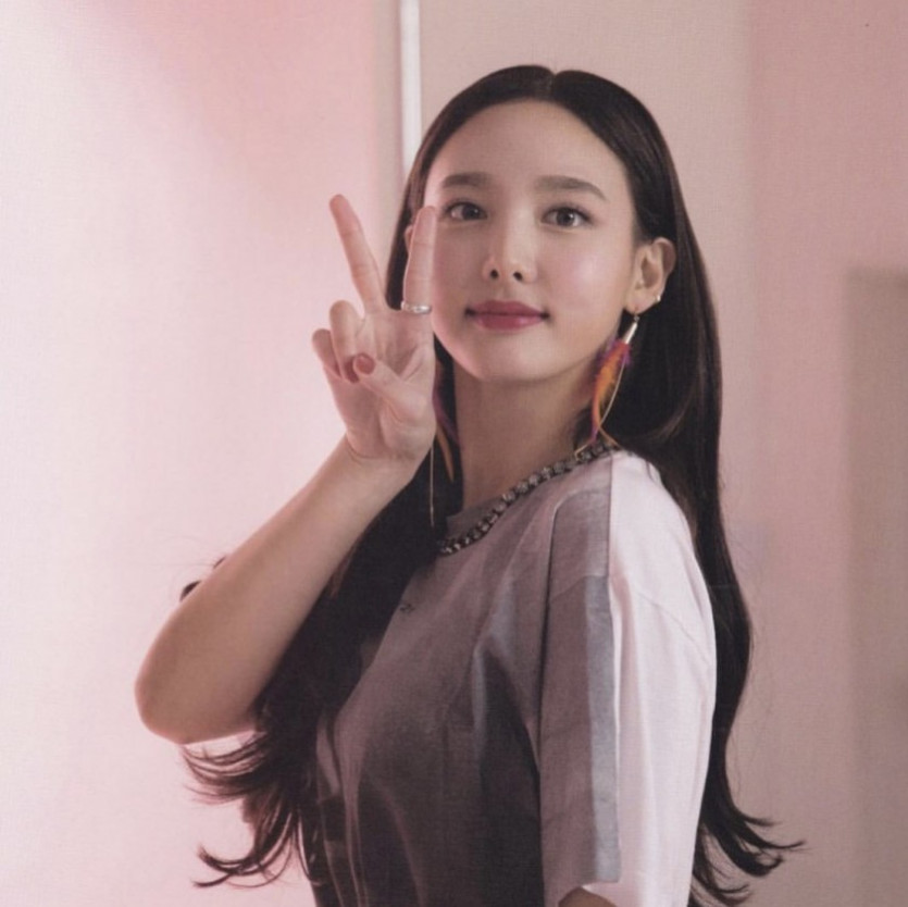 NAYEON's girlfriend photo