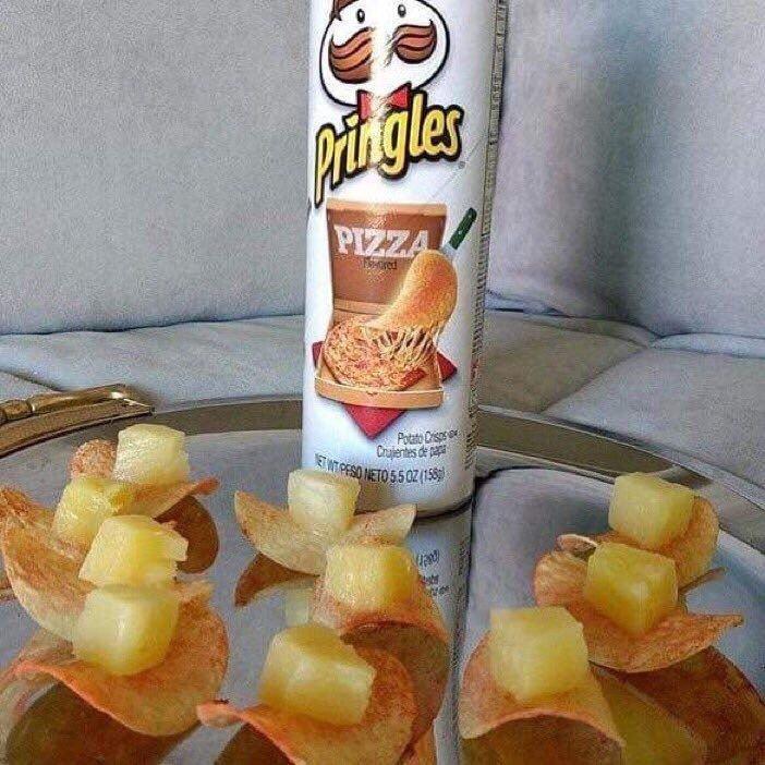 A new concept of pineapple pizza