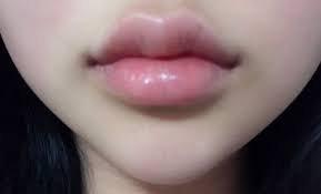 Korean women's lips these days. Jpg