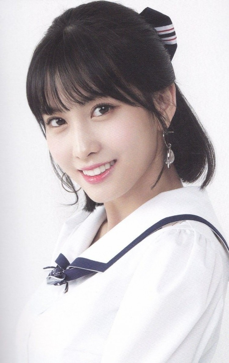 TWICE MOMO