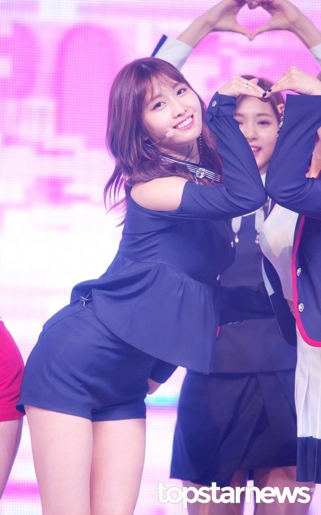 TWICE MOMO