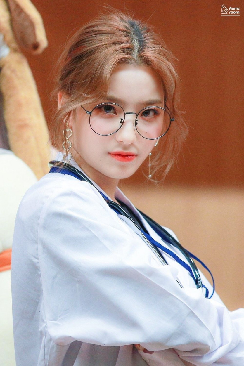 Fromis_9's Lee Saerom