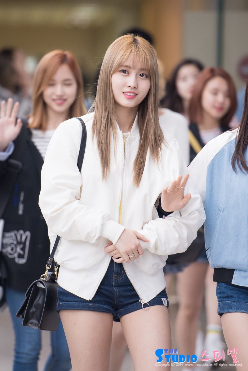 TWICE MOMO