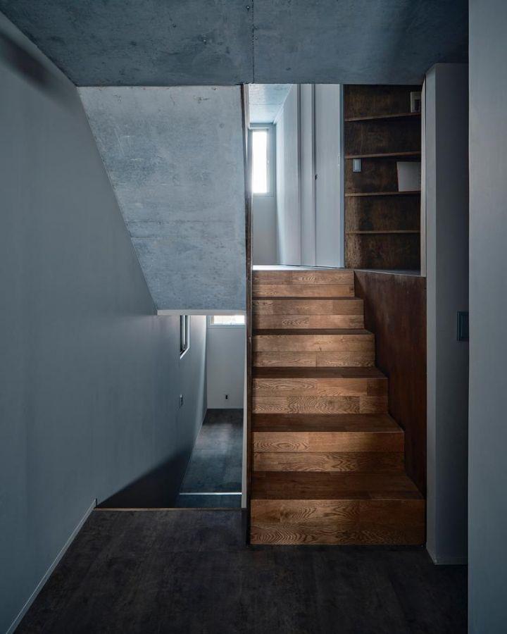 Narrow Japanese Housing in Narrow Residential Area