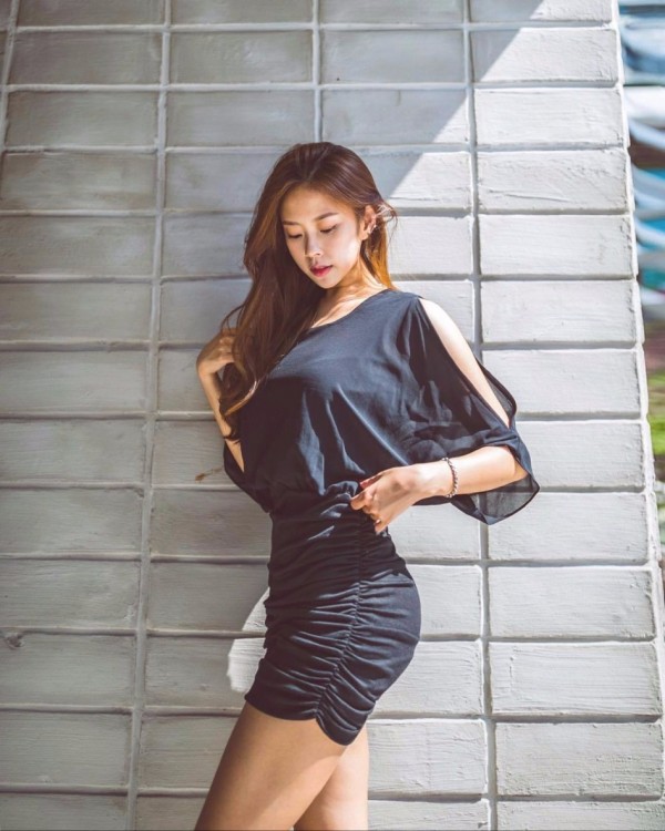 Model Kim Joohee. Bagel girl