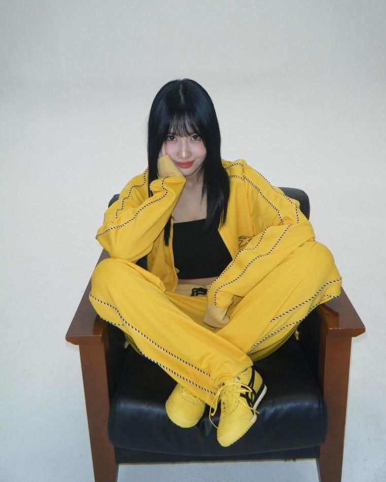 TWICE MOMO in yellow