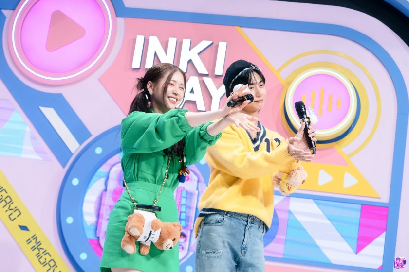 Actor Kim Jieun, the MC of "Inkigayo" with green kitty look