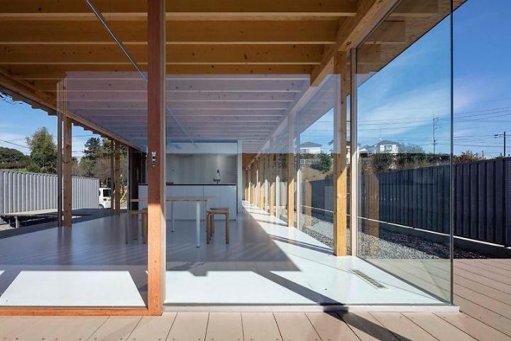 Japanese detached house with both privacy and openness