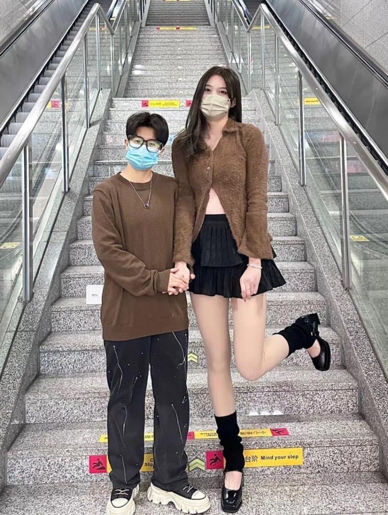 185 cm - 165 cm Couple Photo jpg