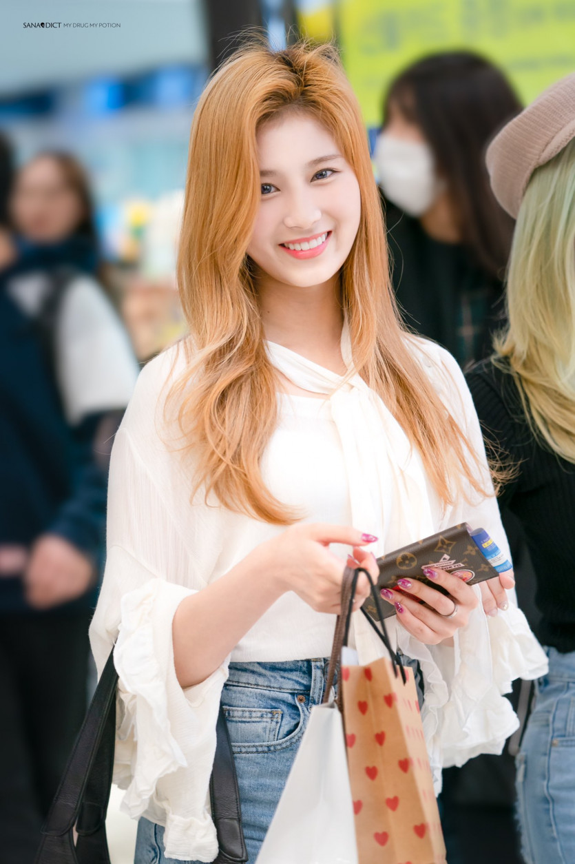 TWICE SANA