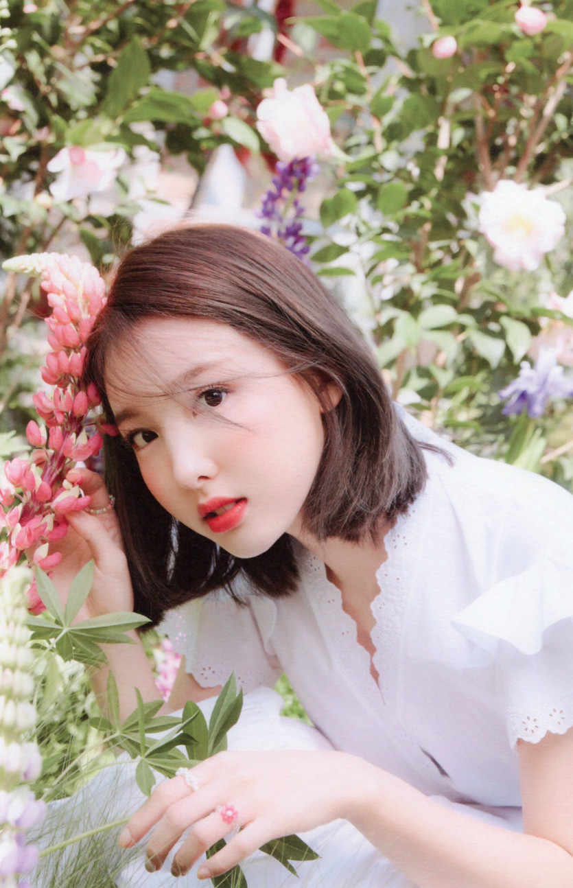 TWICE NAYEON