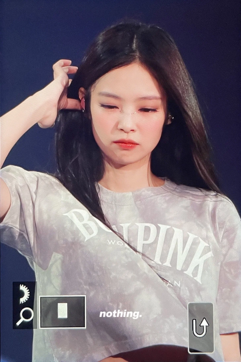 BLACKPINK's sexy Jennie who let her hair down at the concert in Japan