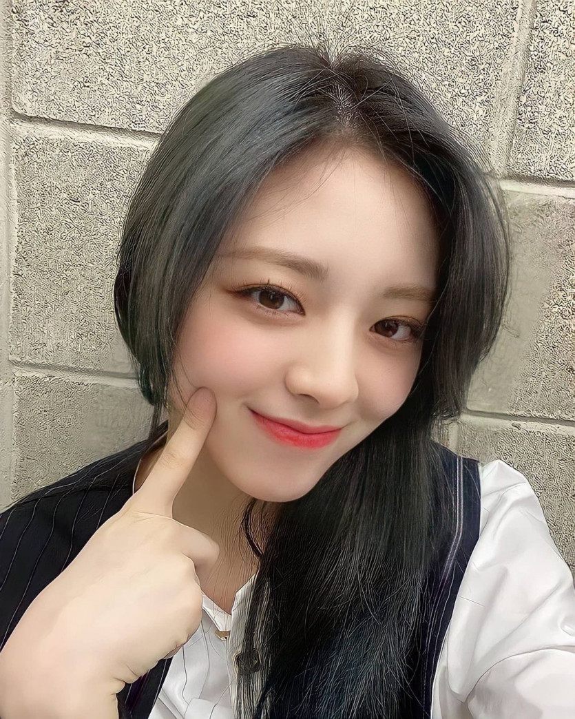 ITZY YUNA