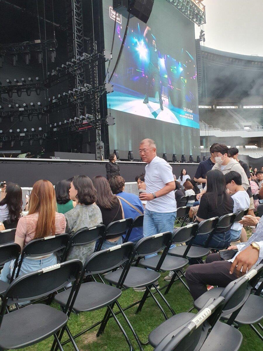 Hyundai Motor's Jung Eui-sun who came to see the Bruno Mars concert