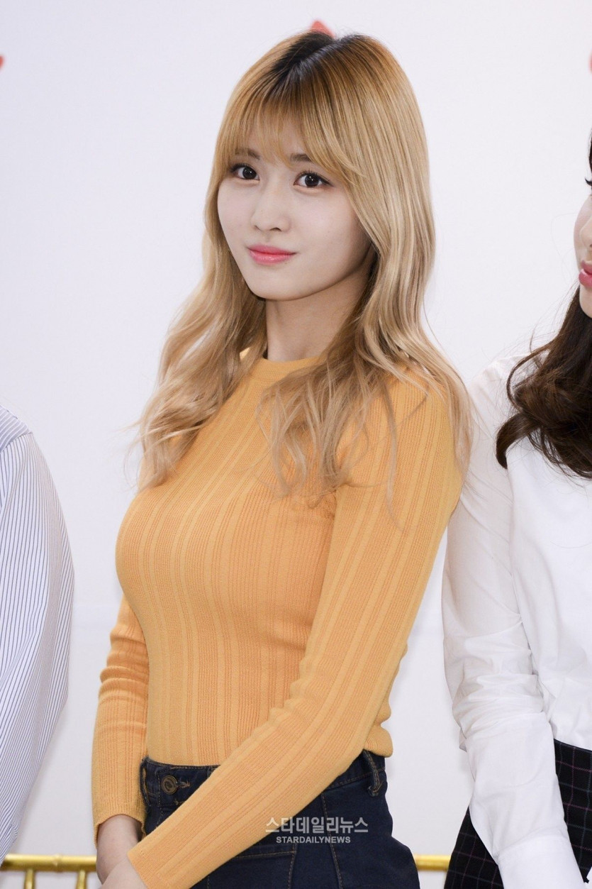 TWICE MOMO