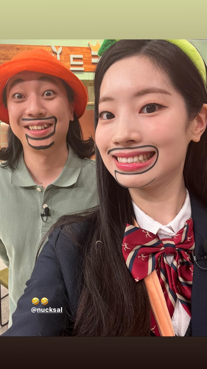 TWICE DAHYUN, the girl who looks good with a mustache