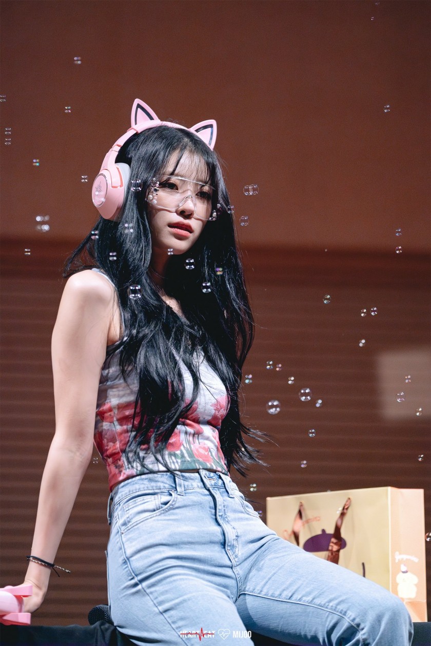 Lovelyz fan signing event, cat ears, Mi-Joo