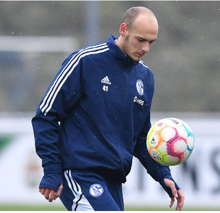 Head, a player who now plays as captain for u21 in Germany