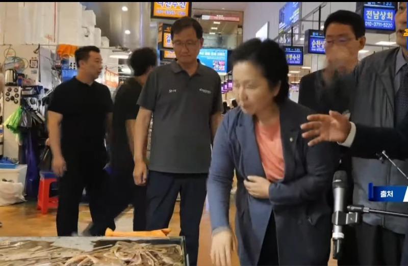 The faces of the merchants at Noryangjin Fish Market