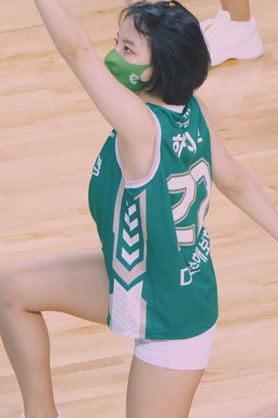 (SOUND)Cute apple hair sleeveless, fair skin cheerleader Ha Jiwon