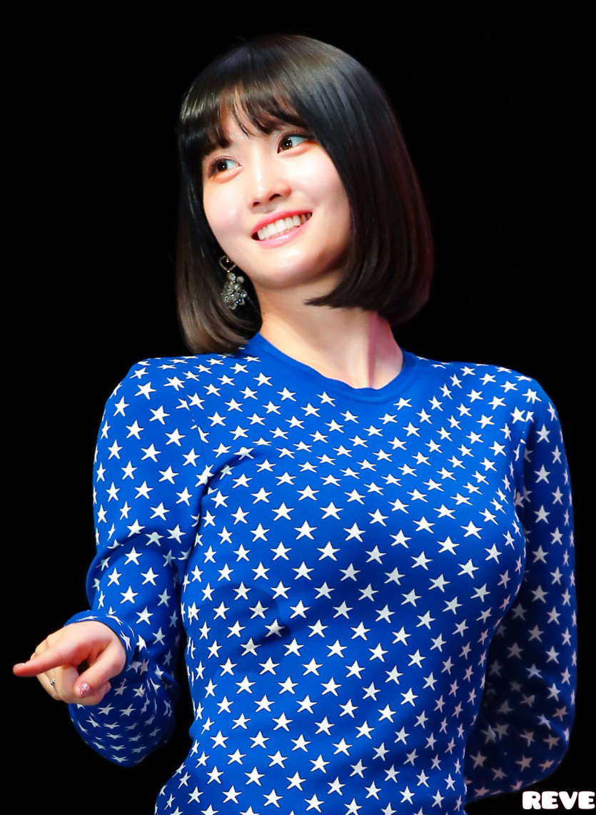 TWICE MOMO