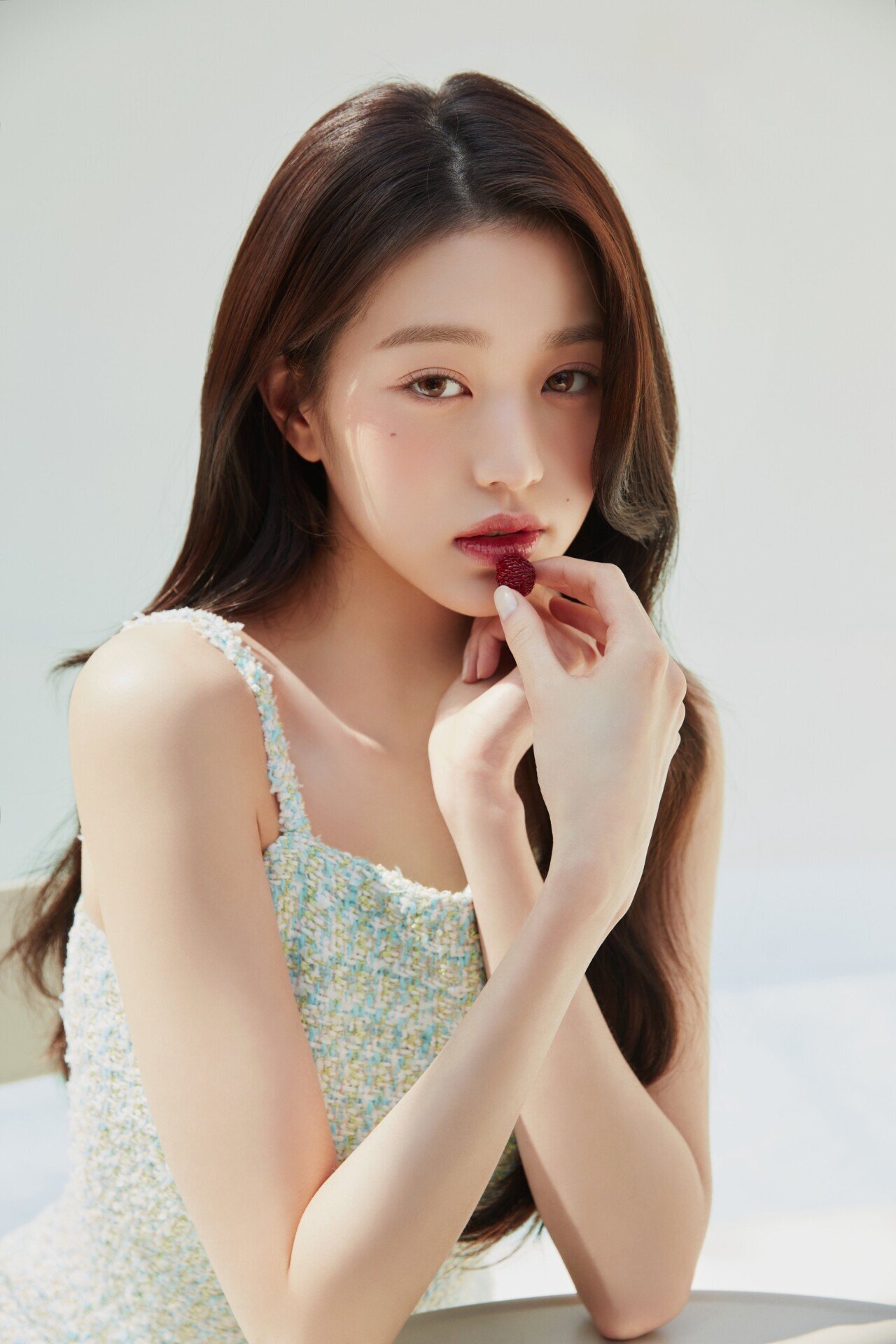 Jang Wonyoung's lens pictorial