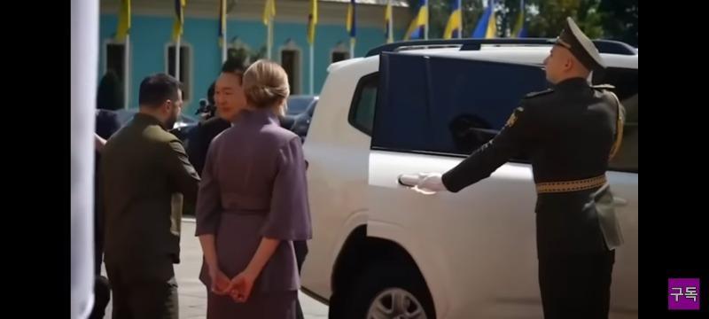 President Getting Off Domestic Cars