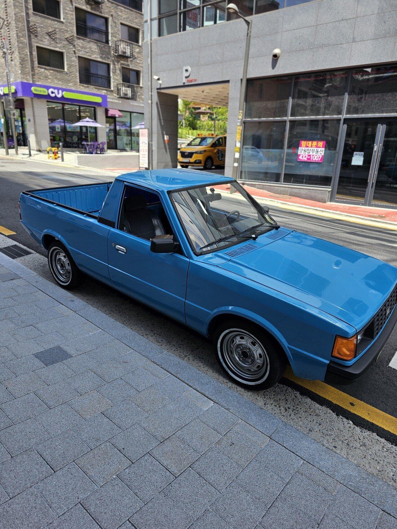 Hyundai Pony Retro Vehicle