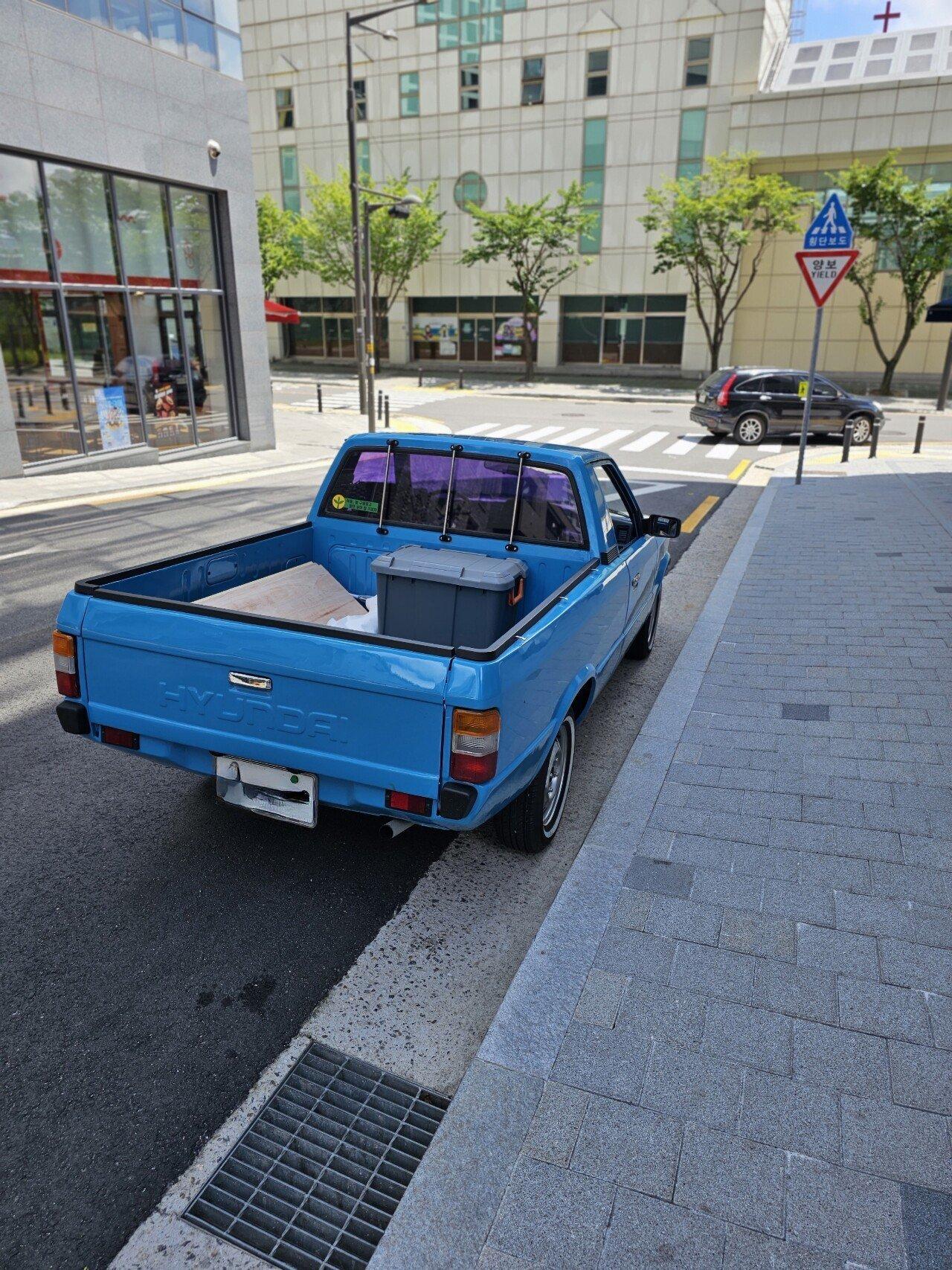 Hyundai Pony Retro Vehicle