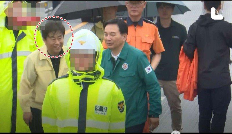 Controversy over Won Hee-ryong's hospitality, who is in charge of the underground road at the site of a single underground road