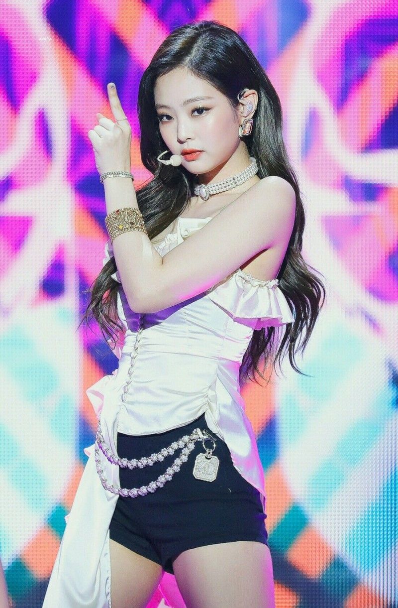 BLACKPINK JENNIE