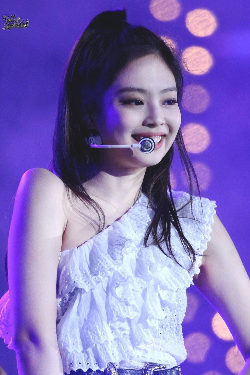 BLACKPINK JENNIE