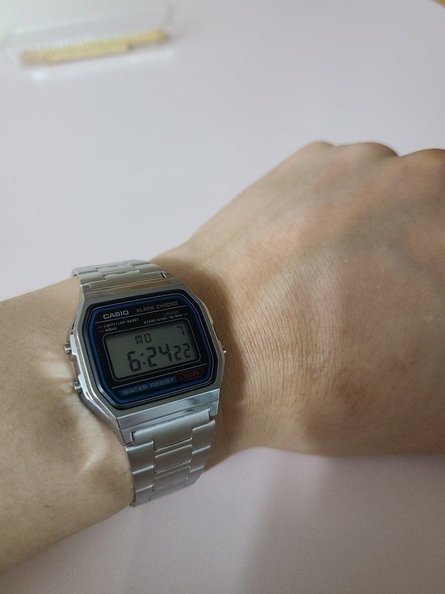 I bought a watch. Casio retro