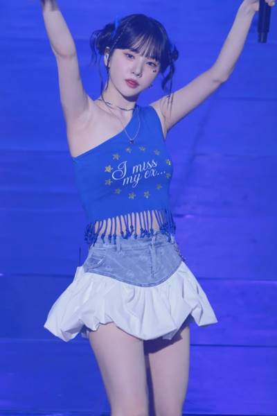 One off solder, sleeveless BBG Eunha