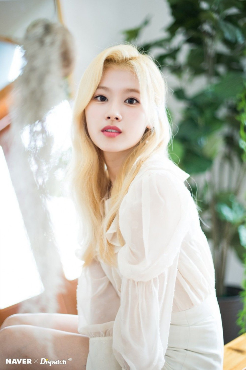 TWICE SANA