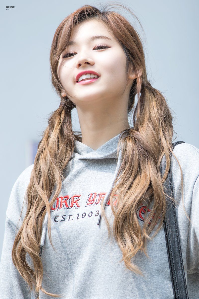 TWICE SANA