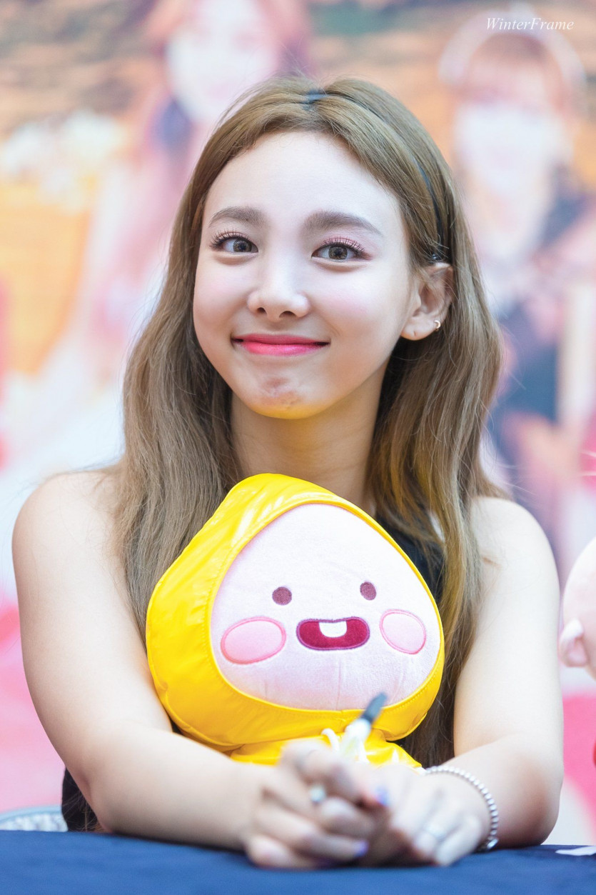 TWICE NAYEON