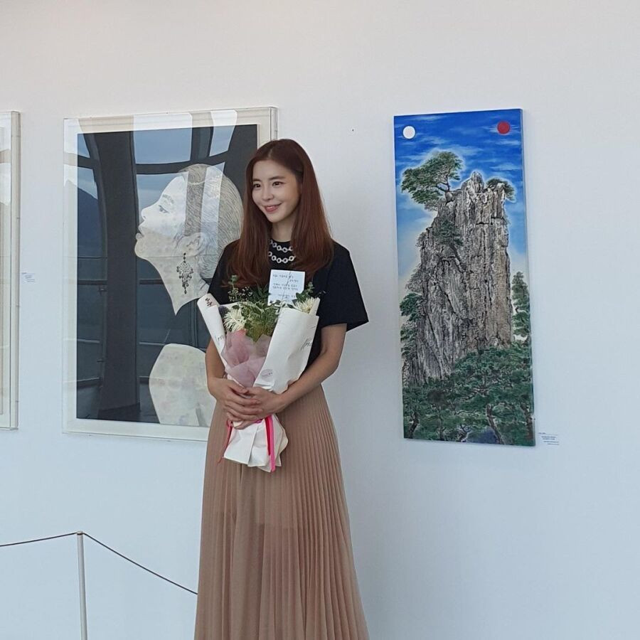 Actor Kim Gyuri Becomes a Painter