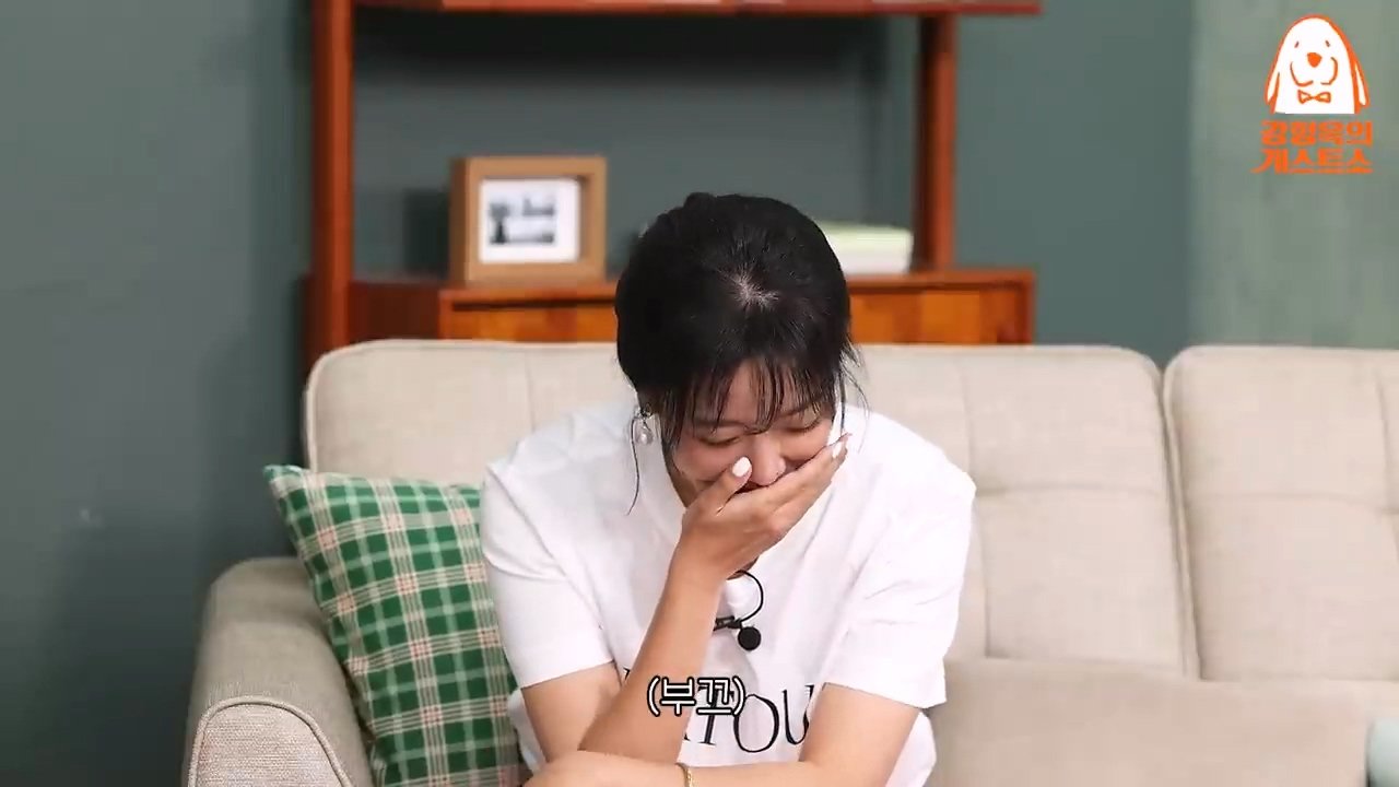 Kim Hee-sun sobbed in front of her dog