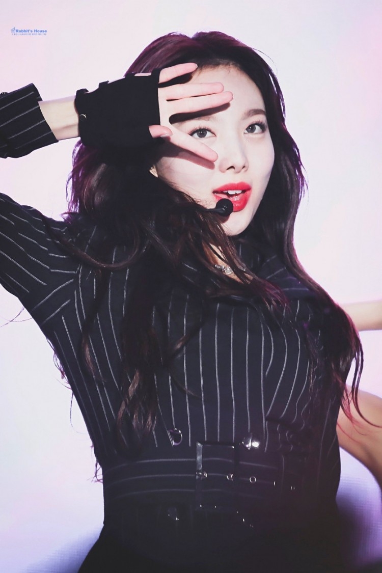 TWICE NAYEON