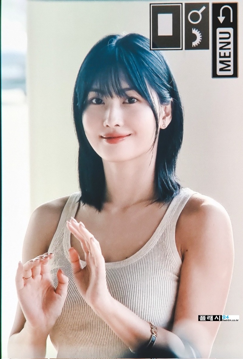 TWICE MOMO