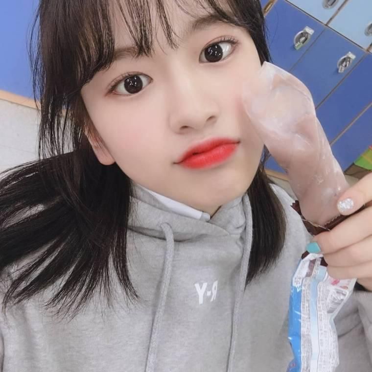 Live, Ahn Yujin